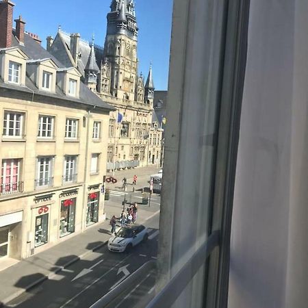 Appartement De Charme En Plein Coeur Du Centre Ville De Κομπιέν Εξωτερικό φωτογραφία