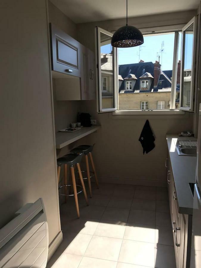 Appartement De Charme En Plein Coeur Du Centre Ville De Κομπιέν Εξωτερικό φωτογραφία